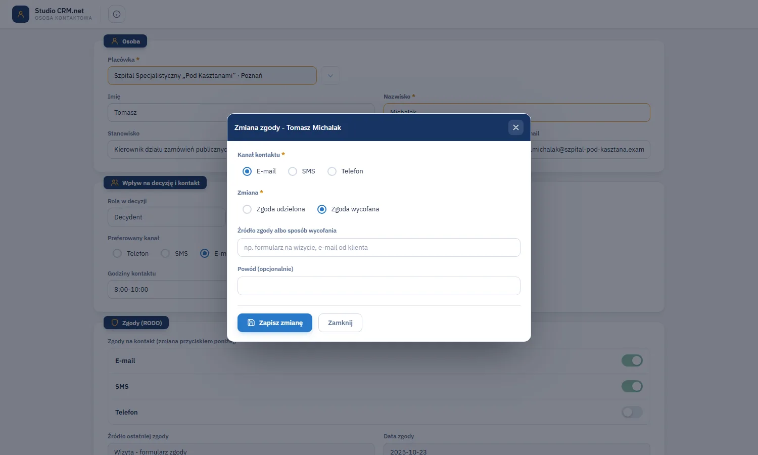 Studio CRM.net - okno Zmień zgodę z wyborem kanału e-mail, SMS albo telefon, udzieleniem albo wycofaniem, źródłem i powodem
