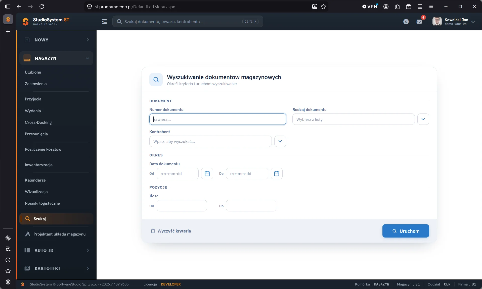 Studio WMS.net - formularz wyszukiwania dokumentów magazynowych z sekcjami Dokument, Okres i Pozycje oraz przyciskiem Uruchom