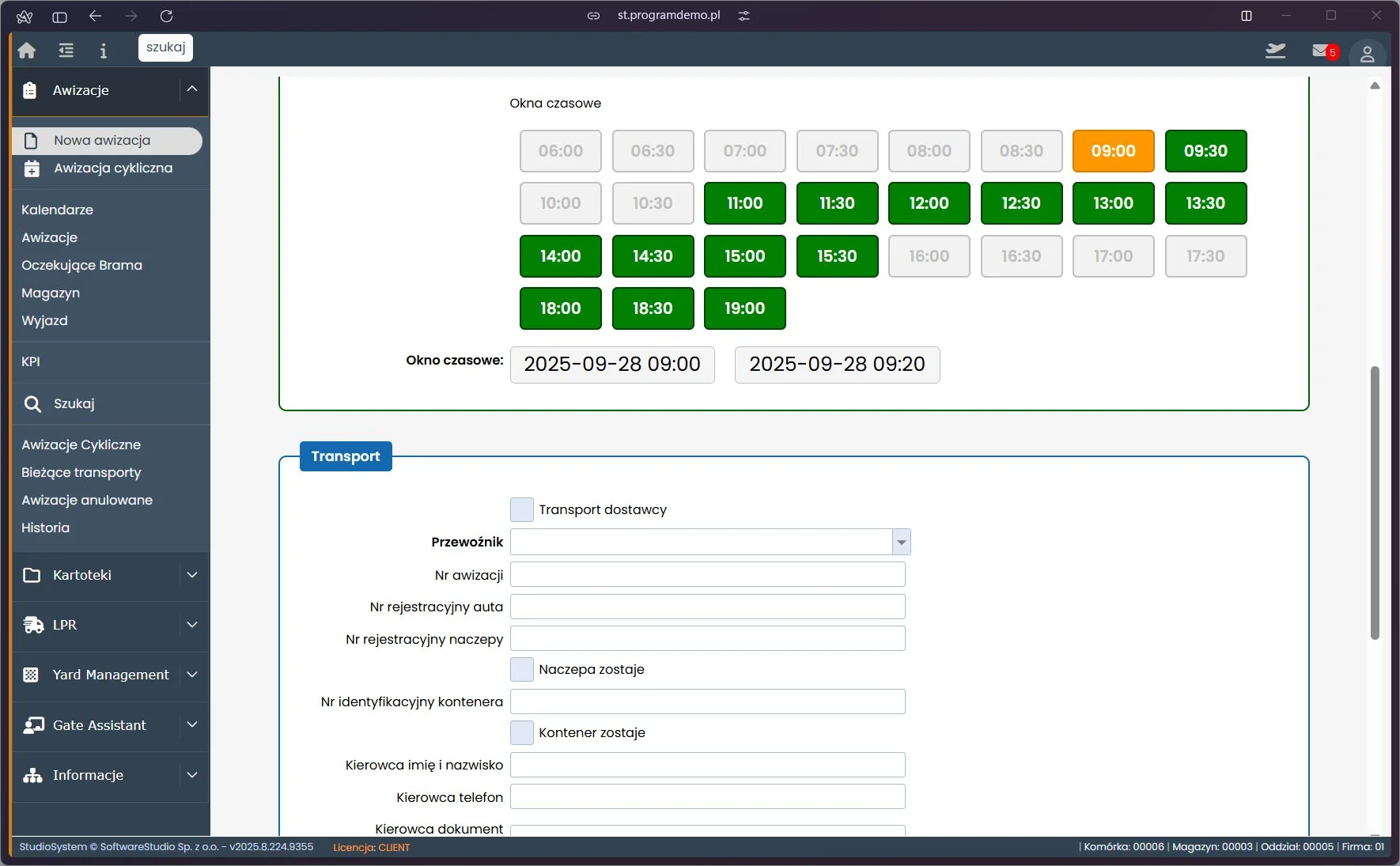 Interfejs oprogramowania Studio VSS.net umożliwiający rezerwację terminów dostaw oraz wprowadzanie danych przewoźnika Panel wyboru okna czasowego i formularz danych transportowych w systemie do zarządzania awizacjami Studio VSS.net